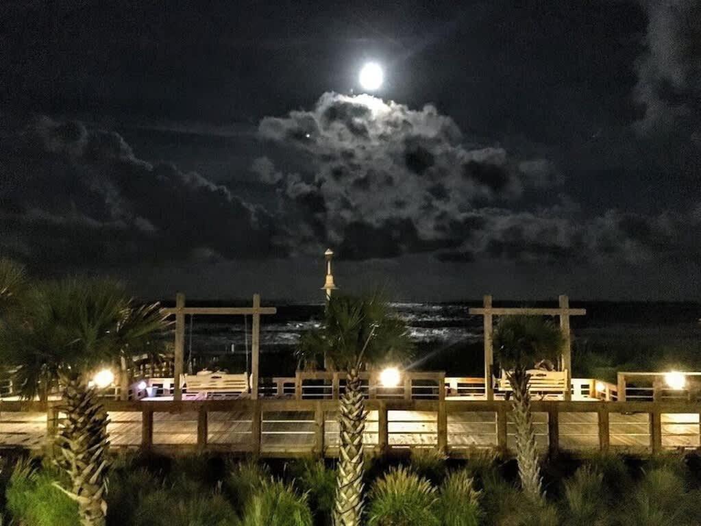 Beach Harbour 16 @ The Carolina Beach Boardwalk - Full Remodel! Exterior photo