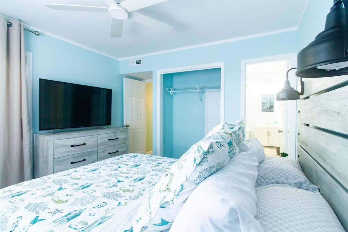 Beach Harbour 16 @ The Carolina Beach Boardwalk - Full Remodel! Exterior photo