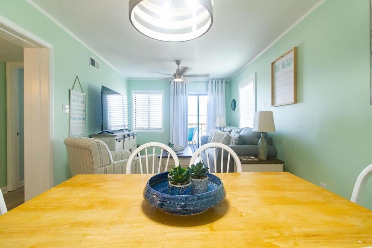 Beach Harbour 16 @ The Carolina Beach Boardwalk - Full Remodel! Exterior photo