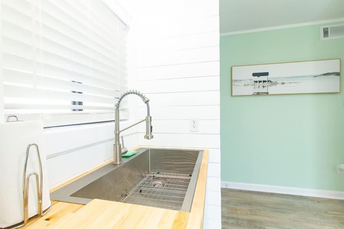 Beach Harbour 16 @ The Carolina Beach Boardwalk - Full Remodel! Exterior photo